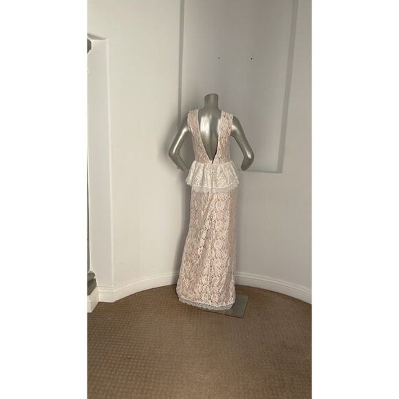 Unbraded  Sleeveless Peplum Maxi Lace  White Dress  Made In Italy Size S - Picture 4 of 12